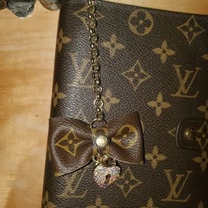 Agenda charm